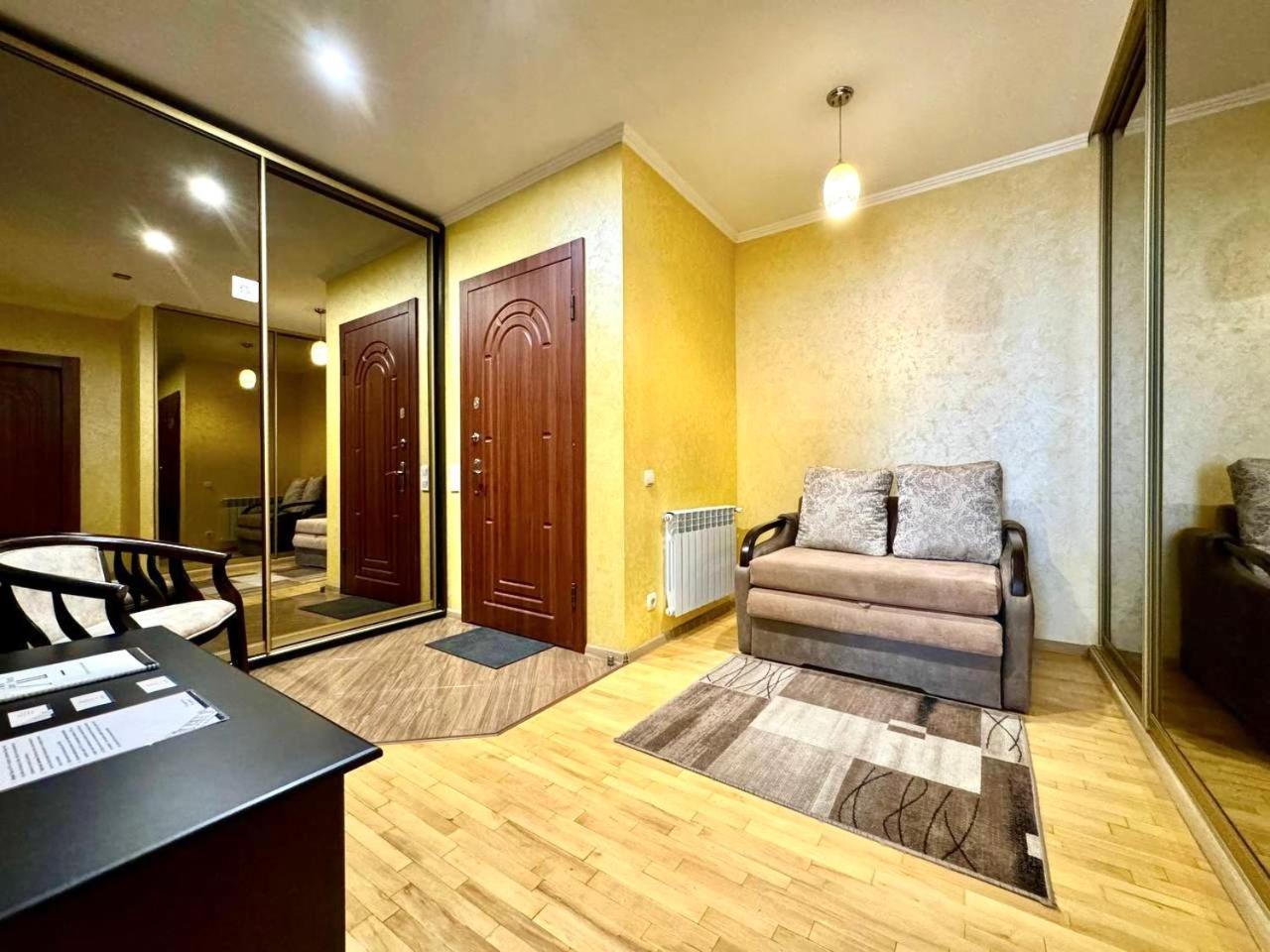 Apartpoltava Вишукані Просторі Апартаменти, Аграрний Університет, Звітна Документація Esterno foto